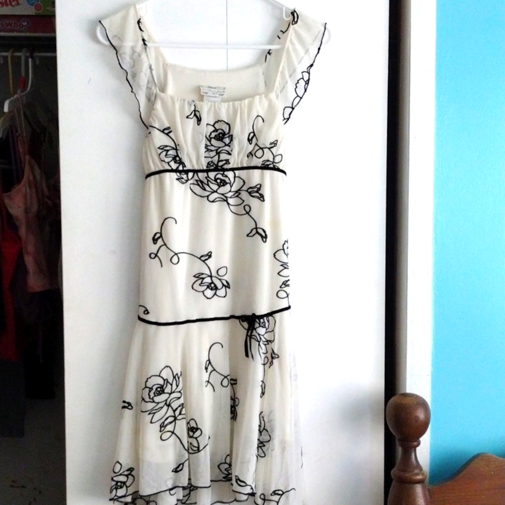 Kids formal dress, brooke Lindsay collection, size 12', white with black